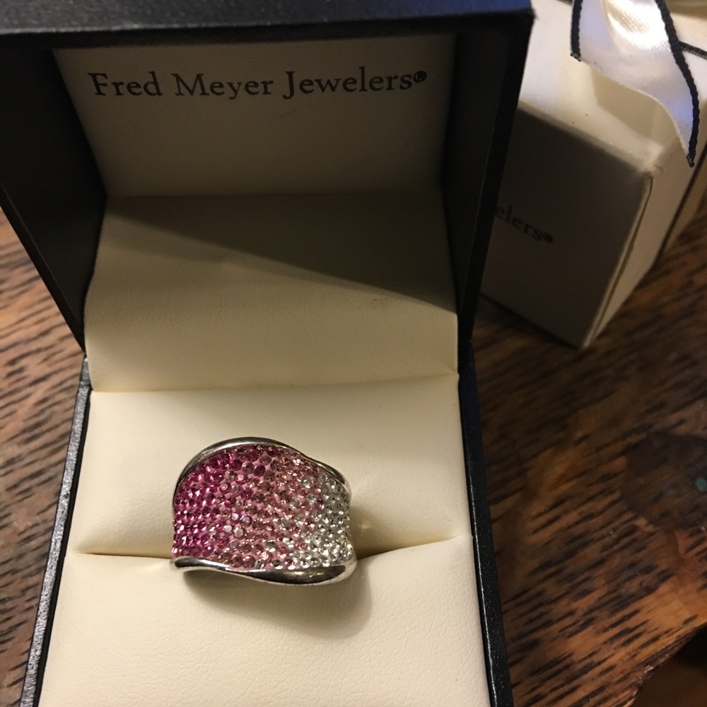 Sterling silver ring with Bellarosa crystal